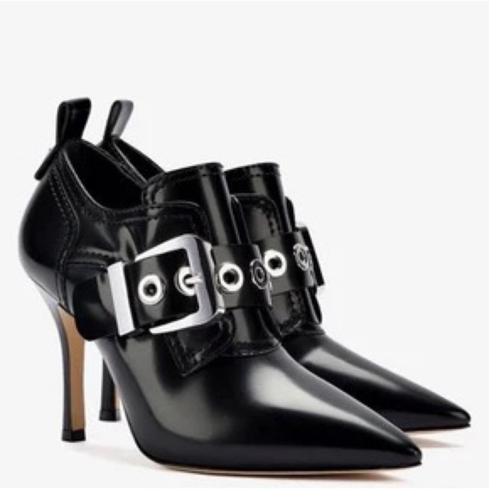 NWOT LARROUDE Stewart Bootie Black Leather POINTY HEEL BUCKLE BLACK  6.5 (MF14)